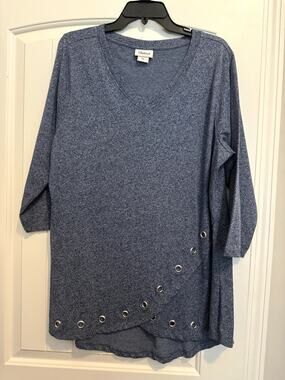 V-Neck Grommet Tulip Tunic from Distinct Denim XL